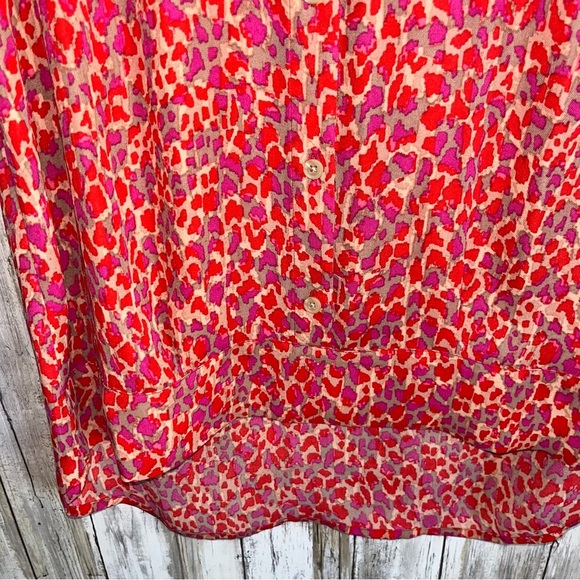 Cabi #3270 Heartbreaker Sleeveless Collared Abstract Animal Print Button Down - Picture 3 of 6